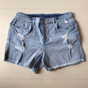 NWT Venus Women’s Medium Wash Frayed Jean Shorts